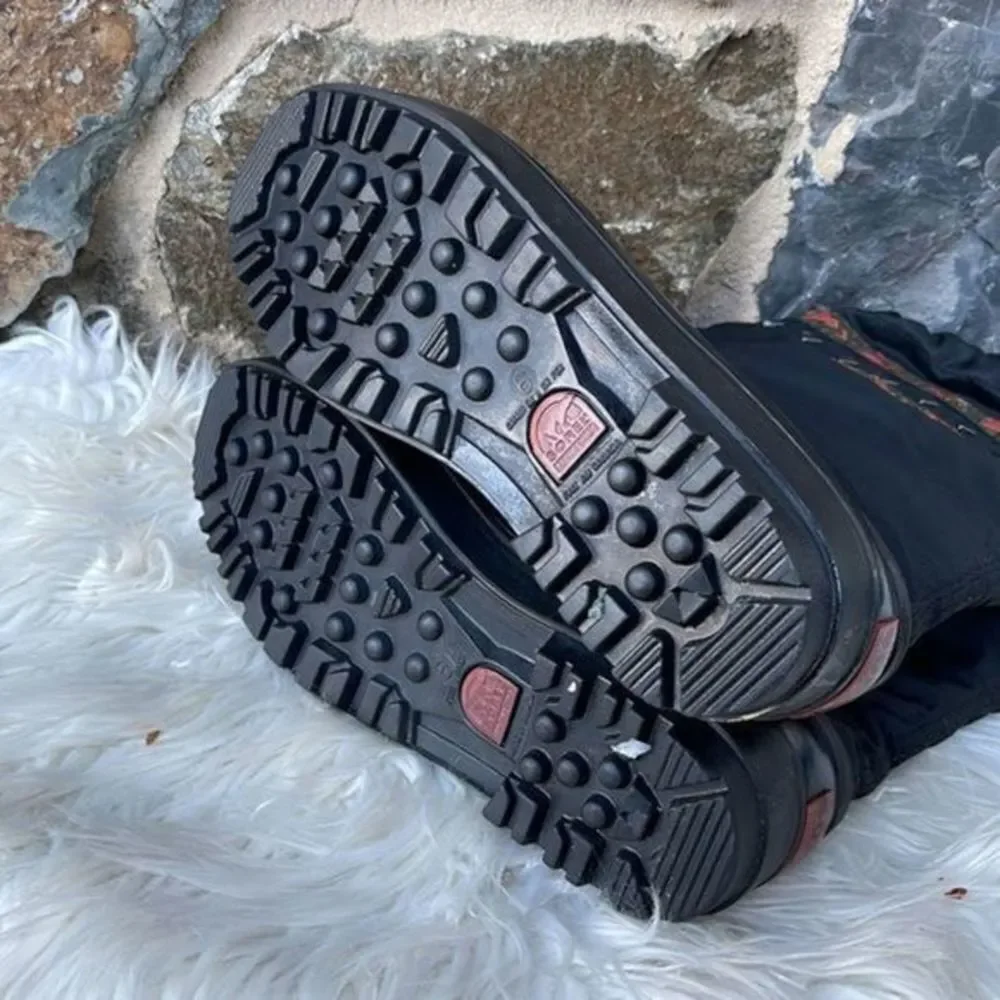 Sorel Women's Geometric/Tribal Trim Winter/Snow  in Black size 6
